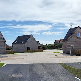 Keys are handed over to Hjaltland Housing Association for the Heathery Park, Gulberwick housing scheme.